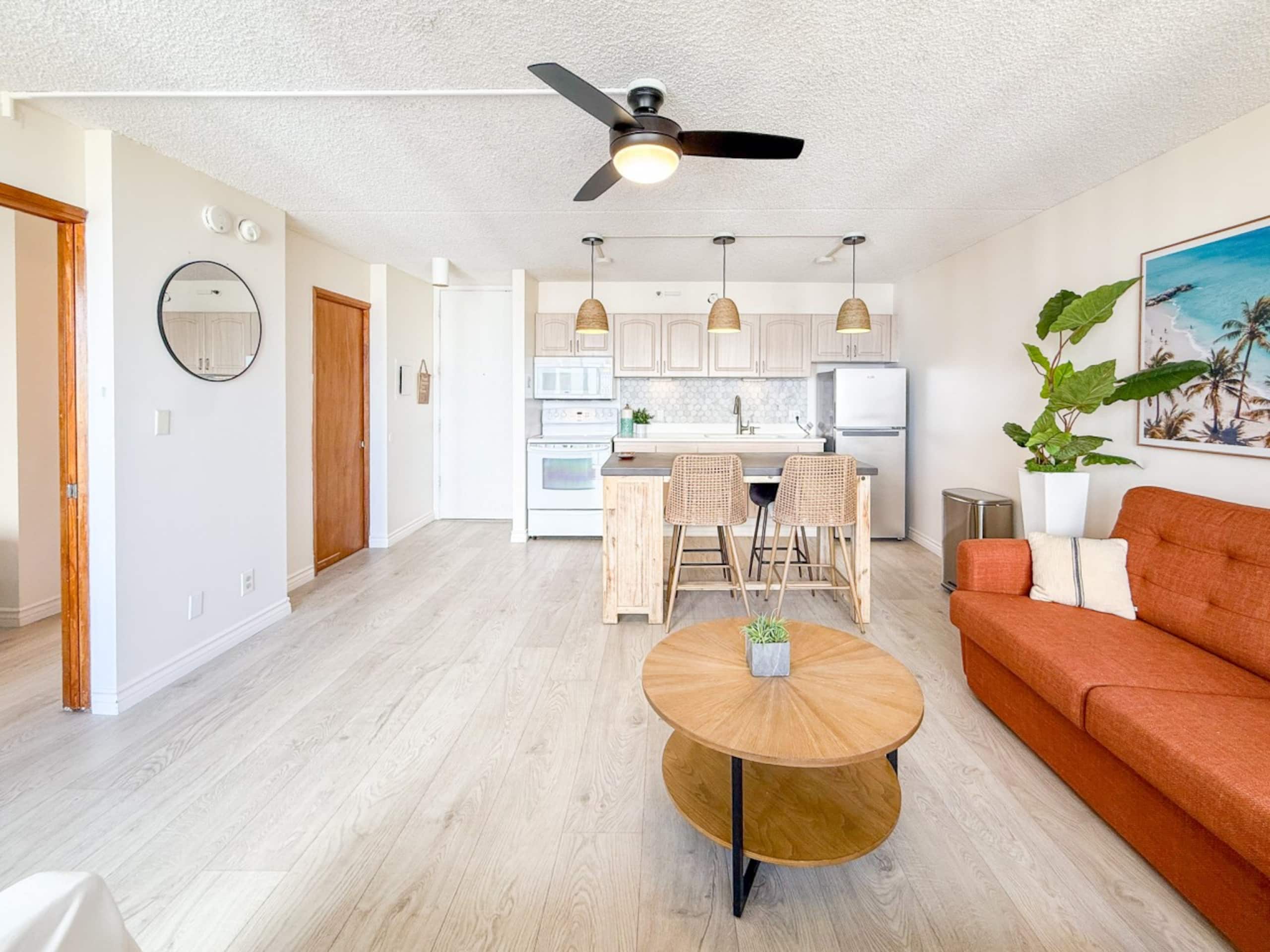 Condo in Honolulu · ★4.79 · 1 bedroom · 4 beds · 1 private bath - Image 4