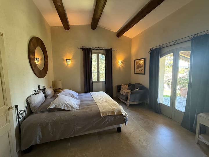 საძინებელი 1