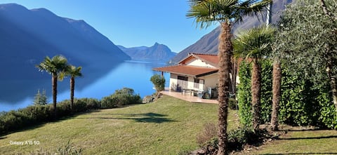 Villa Ca Rossa with view on the Lake of Lugano