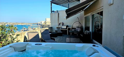 Sea View Penthouse- Hot Tub & BBQ - Marsaxlokk