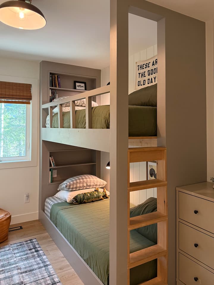 The bunk room.