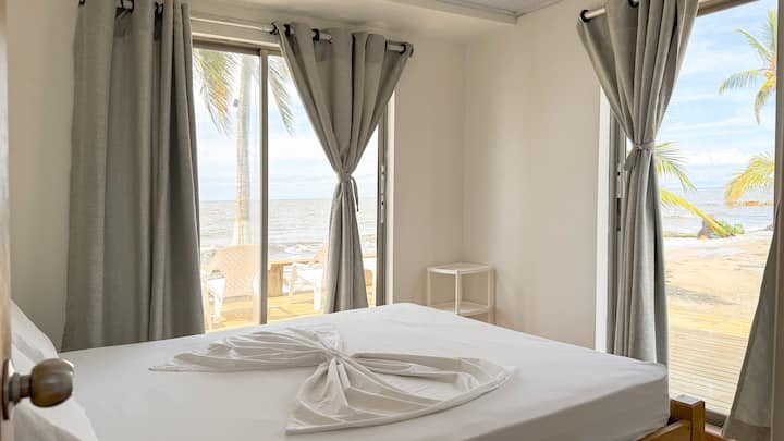 房间# 1 
标准双人床（1.60x1.90）。无卫生间