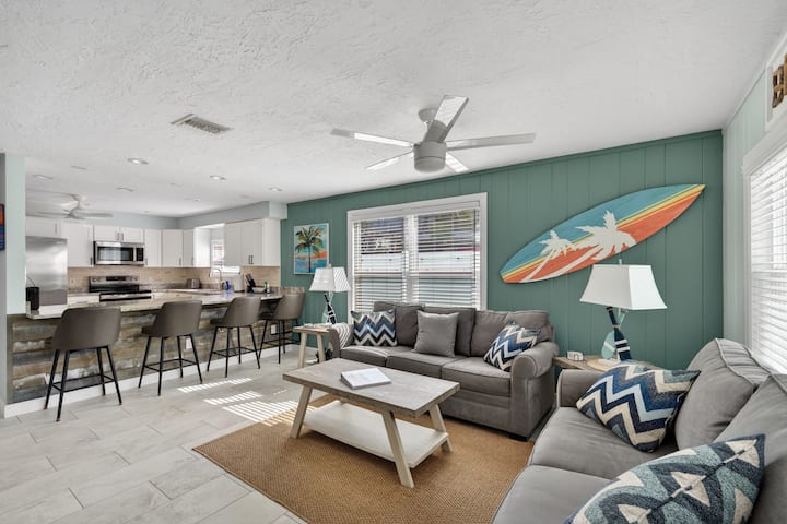 Walk To Siesta Key Beach & Village ; Renovated 2br - Siesta Key, FL