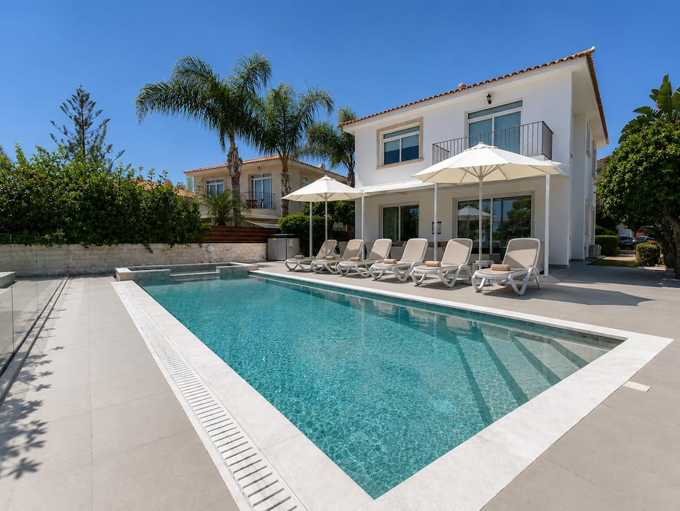 Beach Front Bella Vista by Ezoria Villas — photo 1