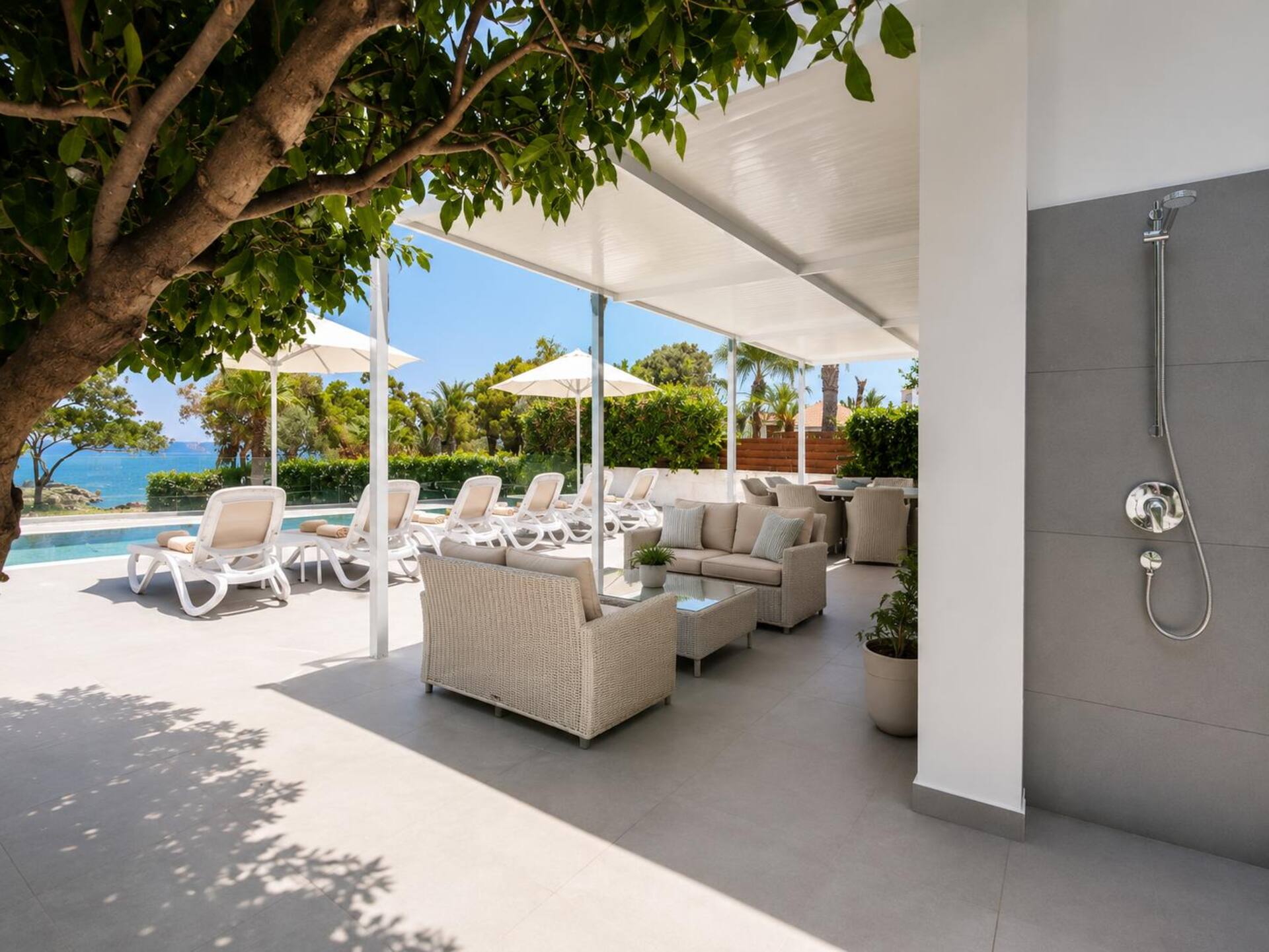 Beach Front Bella Vista by Ezoria Villas — photo 2