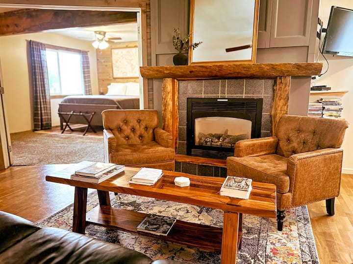 The Woodsley - Hinterwood Inn & Cabins - Keystone, SD