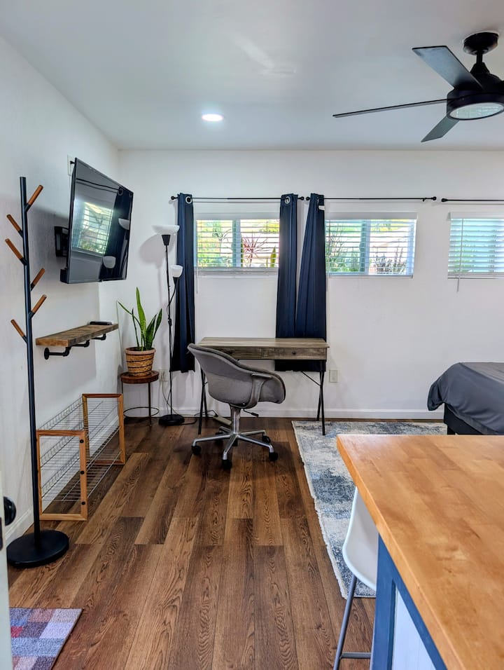 Spacious Studio 3.2 Miles From Beach - Oceanside, CA
