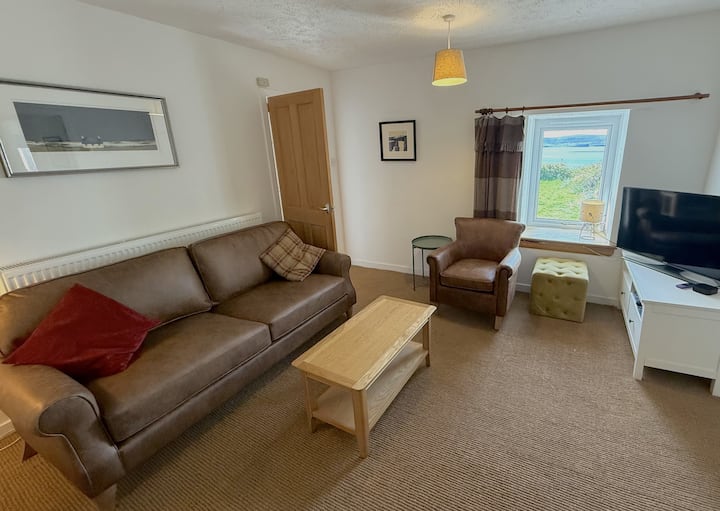 Shorelands Cottage - Croft House - Waternish, Skye - Dunvegan Castle & Gardens