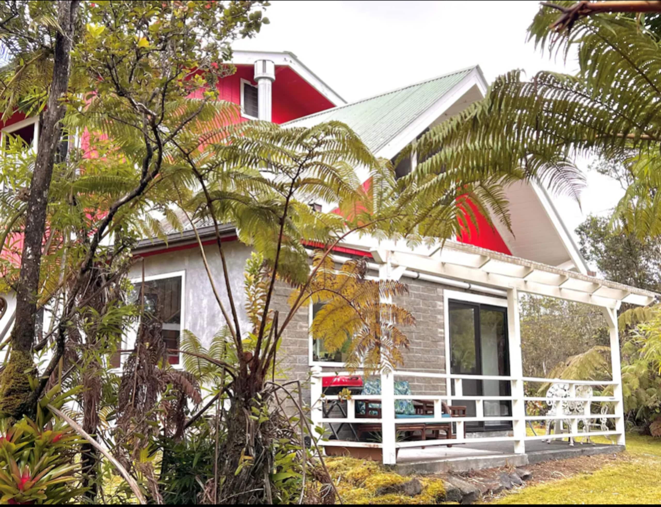 Cabin in Volcano · ★4.84 · 2 bedrooms · 4 beds · 1 bath - Image 23
