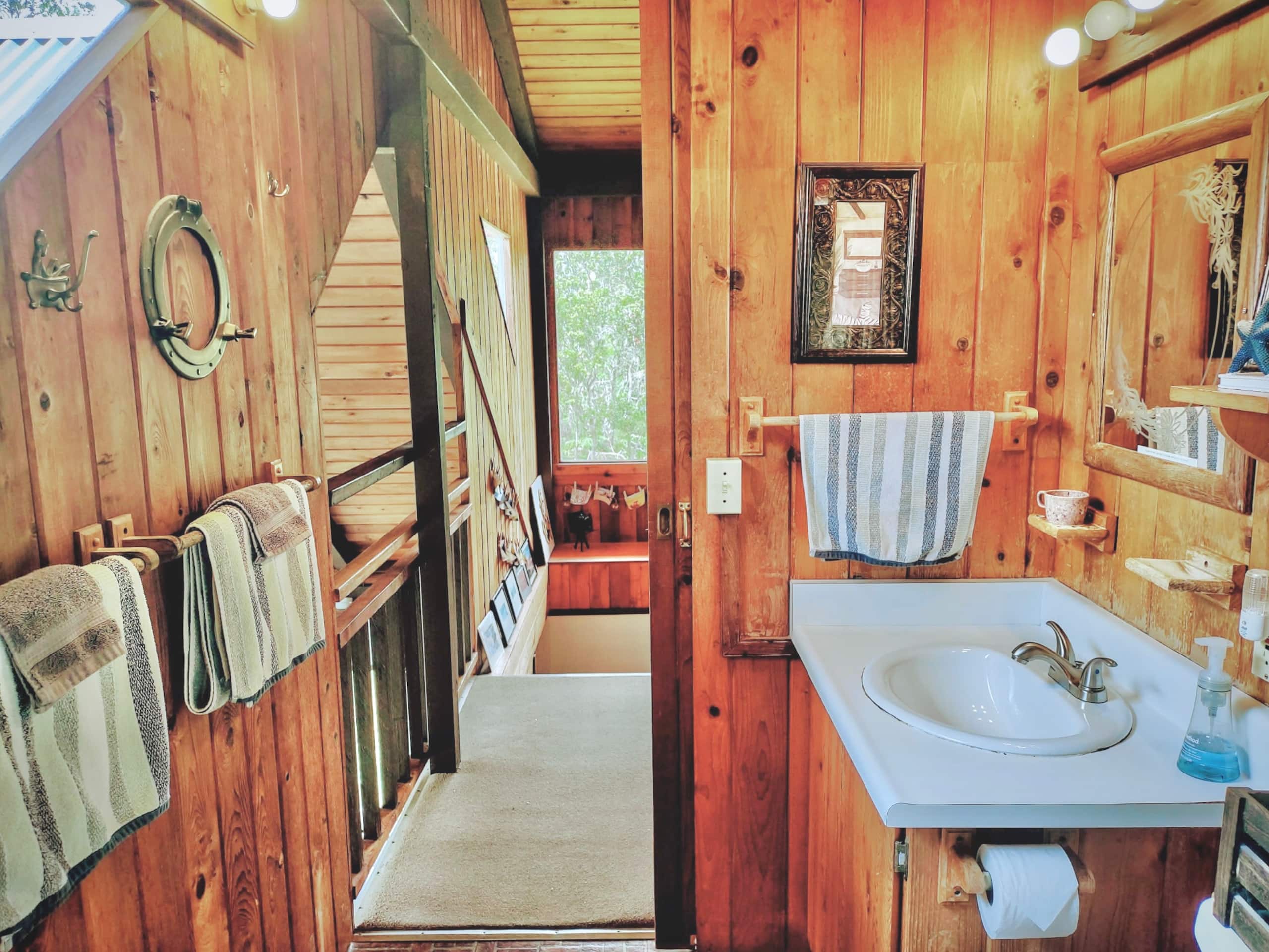Cabin in Volcano · ★4.84 · 2 bedrooms · 4 beds · 1 bath - Image 16