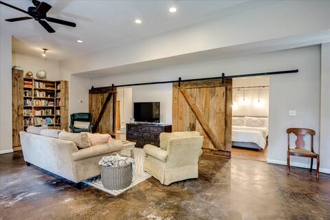 Top performing Airbnb: Large private suite close to Medical District in North Augusta