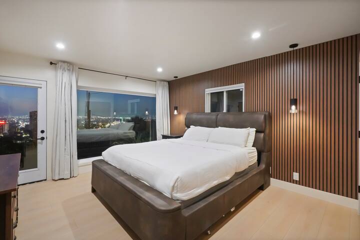 Hollywood Hills Villa Panoramic View heatd PoolSpa gallery image 5