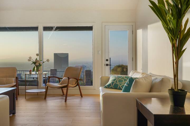 Hollywood Hills Villa Panoramic View heatd PoolSpa gallery image 4