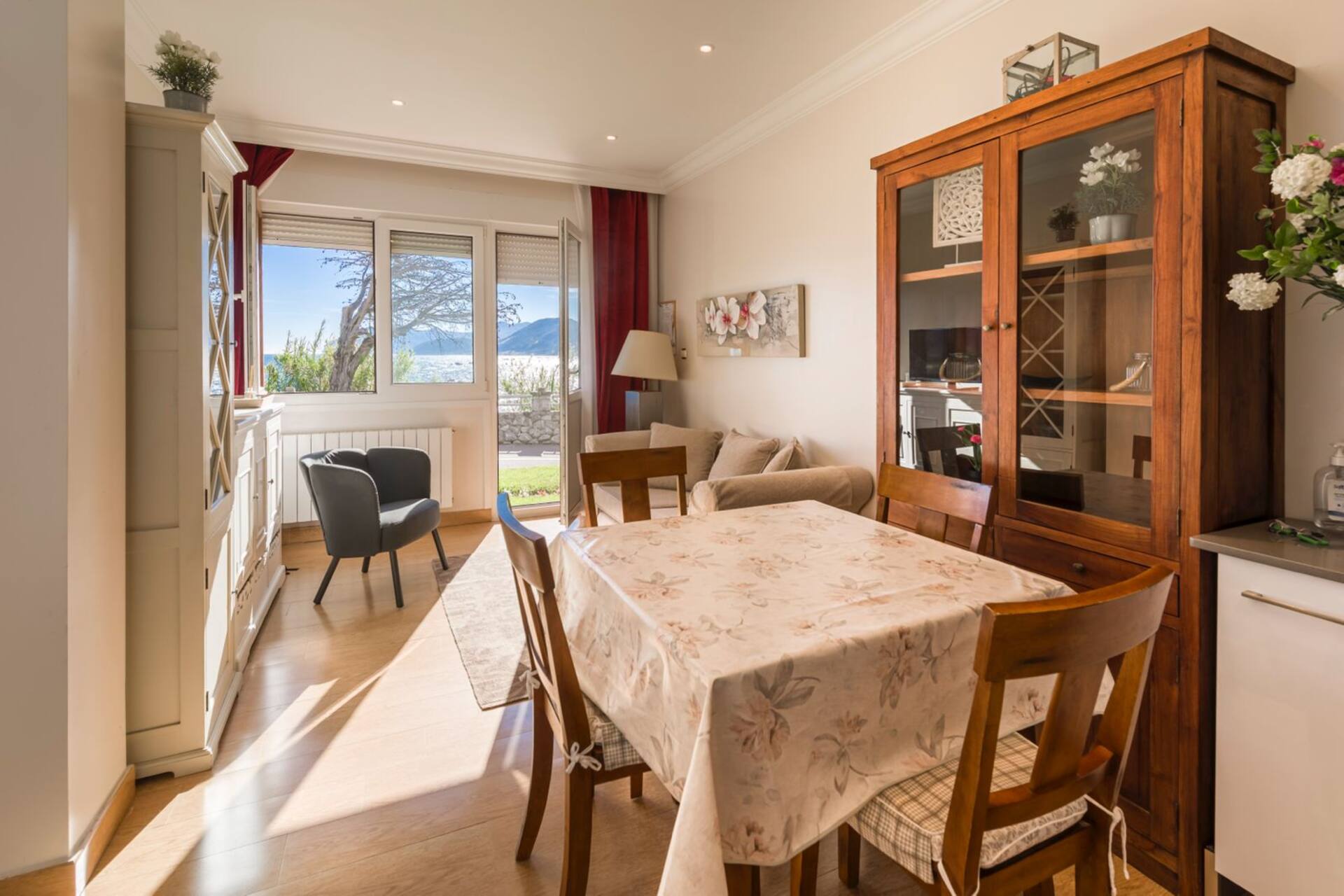 Great apartment in front of the BEACH- Green-