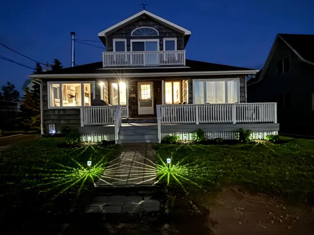 “The Mooring”- Full Beach House with Views gallery image 2