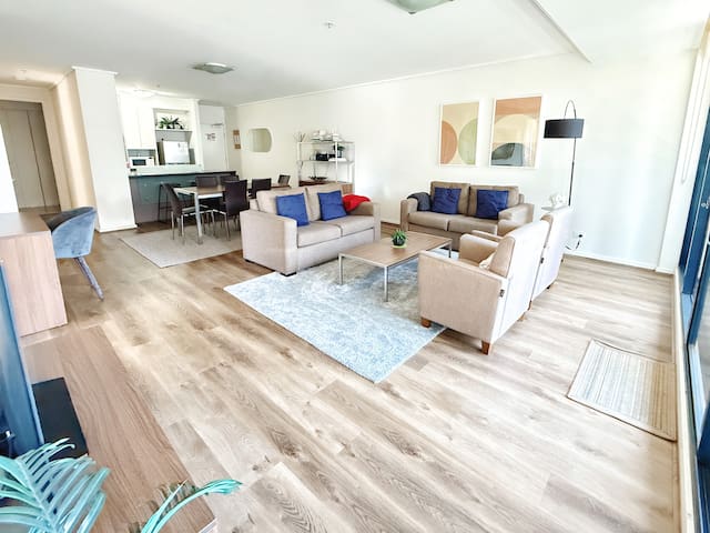 Steps away to City & Yarra River *3BR+WiFi+Parking