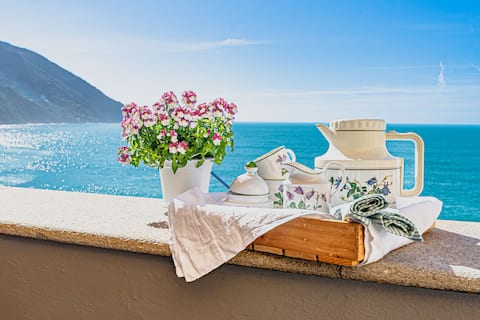 Lungomare Camogli 8 seats (010007-LT-0067)