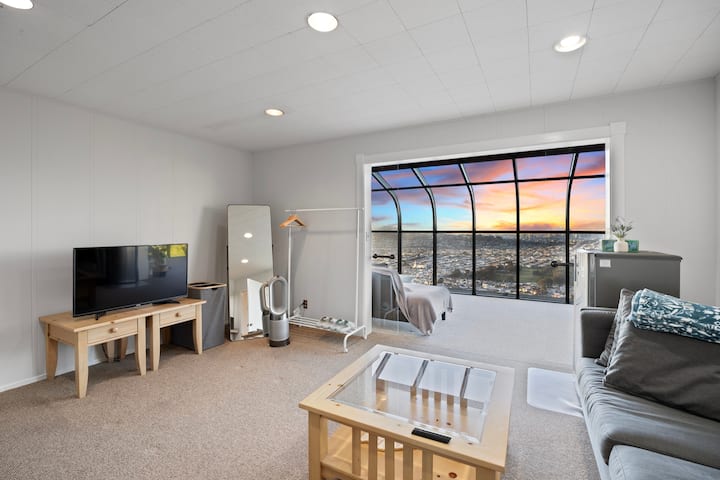 Photo credit: instagram: @leveragedigitalstudio