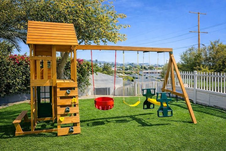 Casaviva Garden - Firepit & Playset, Walk To Eats - San Diego, CA