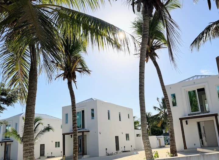 Luxury Villa By Grace Bay Beach&reef, Private Pool - Turks and Caicos Islands