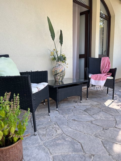 2 bedroom apartment with sea view  and P