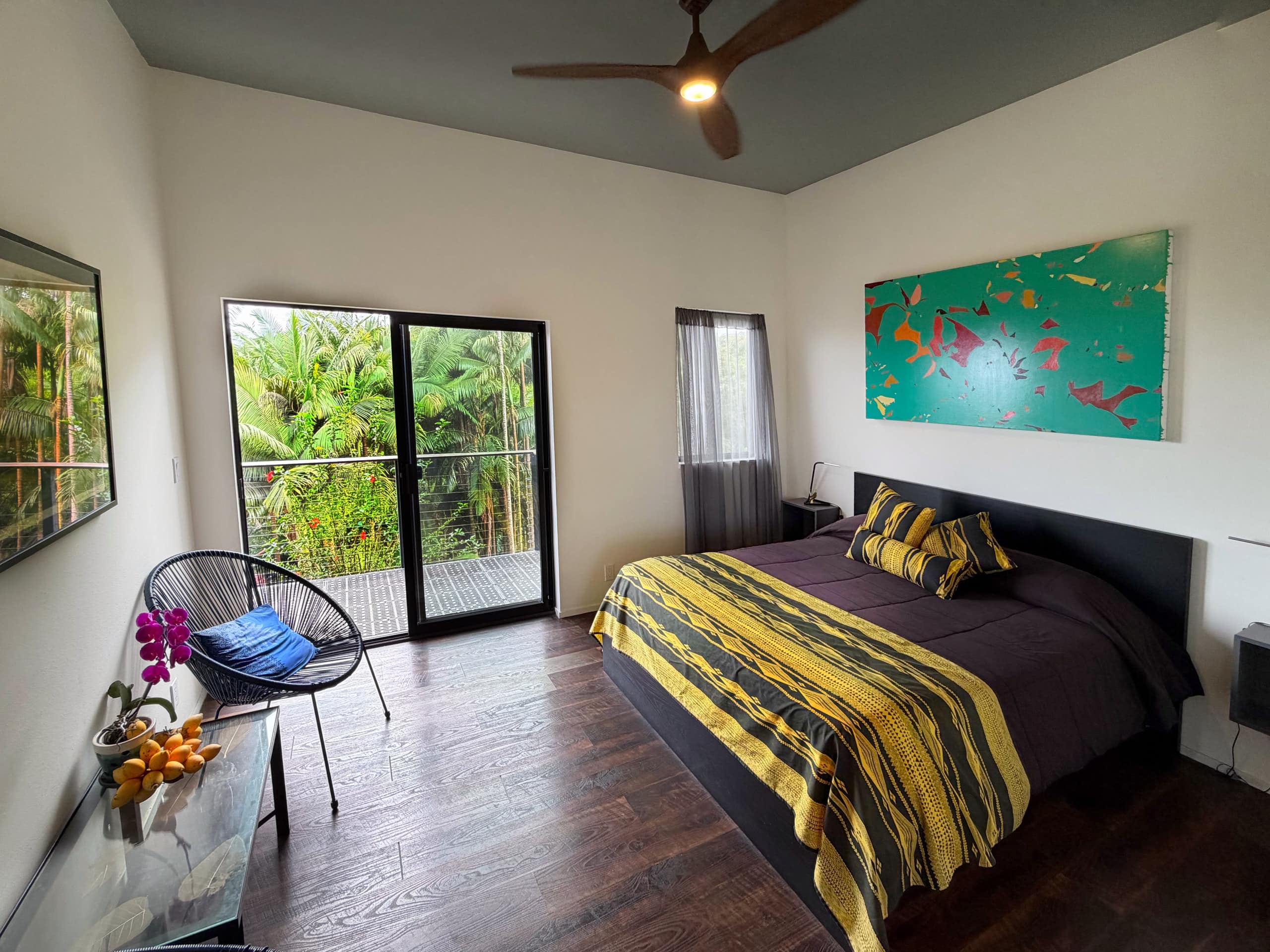 Hilo Bay Room at the Hamakua Chocolate Farm - Image 7