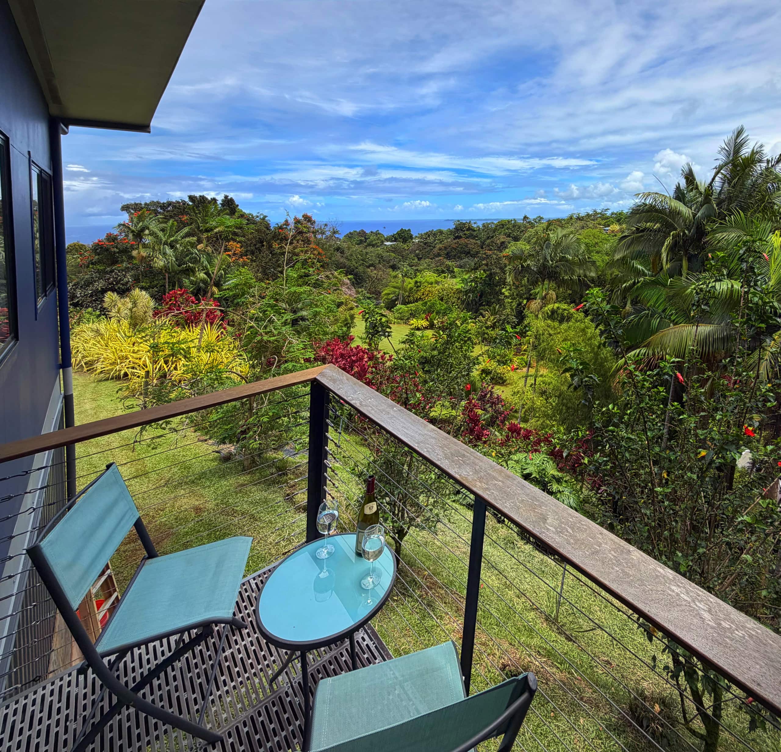 Hilo Bay Room at the Hamakua Chocolate Farm - Image 27