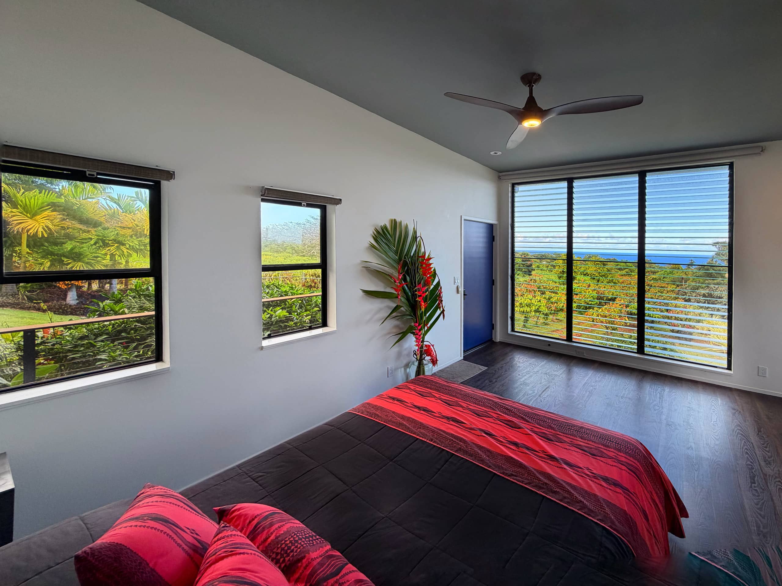 Cacao-Ocean Room at Hamakua Chocolate Farm - Image 4
