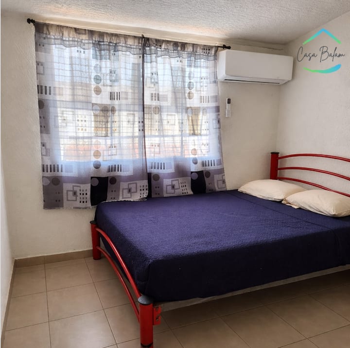 Spacious and comfortable room with air conditioning, designed to provide you with a cool and pleasant atmosphere even on the hottest days in Acapulco. Ideal for resting fully after enjoying the beach or the pool.