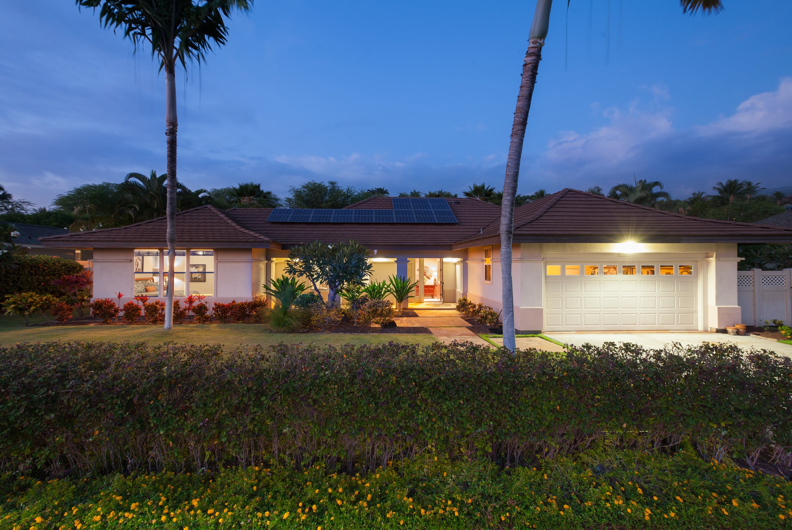 Home in Kailua-Kona · ★4.96 · 3 bedrooms · 4 beds · 2.5 baths - Image 2