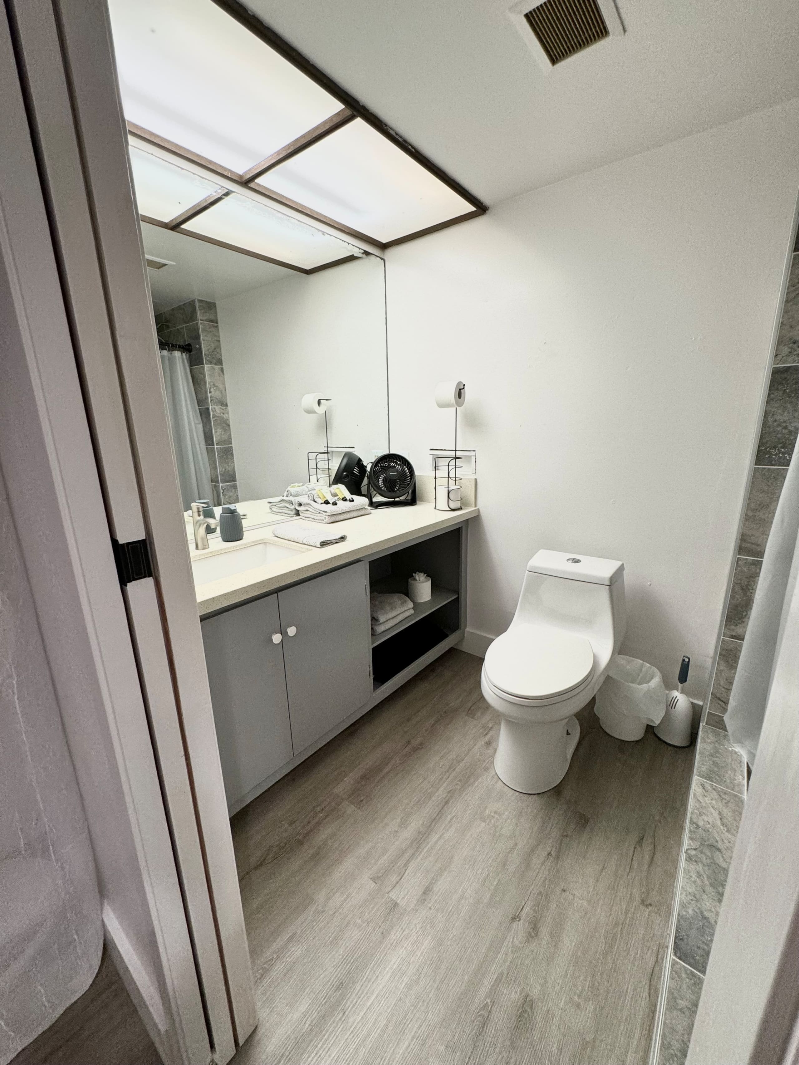 Studio Suite with Open floor plan - Photo 9