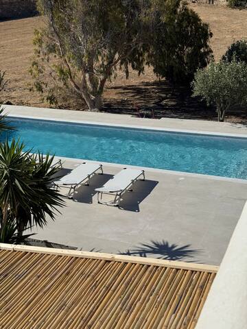 A happy vacation home on Antiparos 12 m new pool gallery image 2