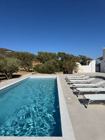A happy vacation home on Antiparos 12 m new pool gallery image 3
