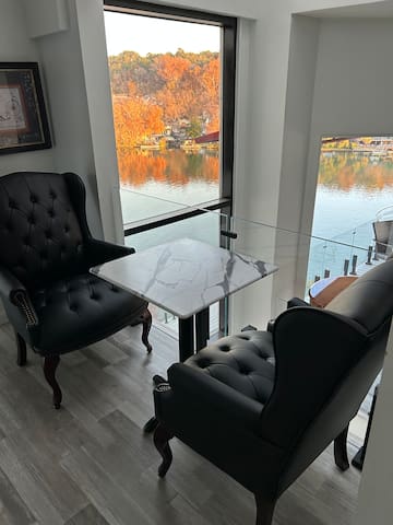 Lake Bluff House 6 Hole Mini Golf and Waterfall gallery image 4