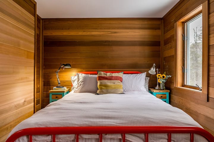 Queen Bedroom #1