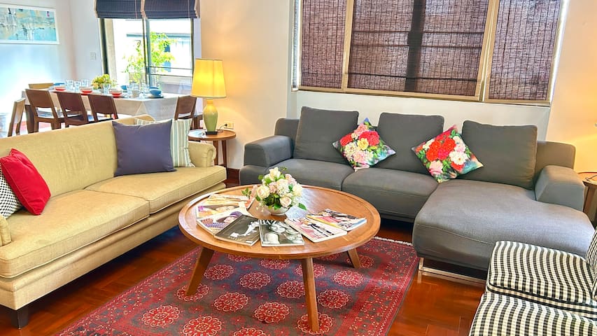Cozy & Spacious 6BR House Central Bangkok
