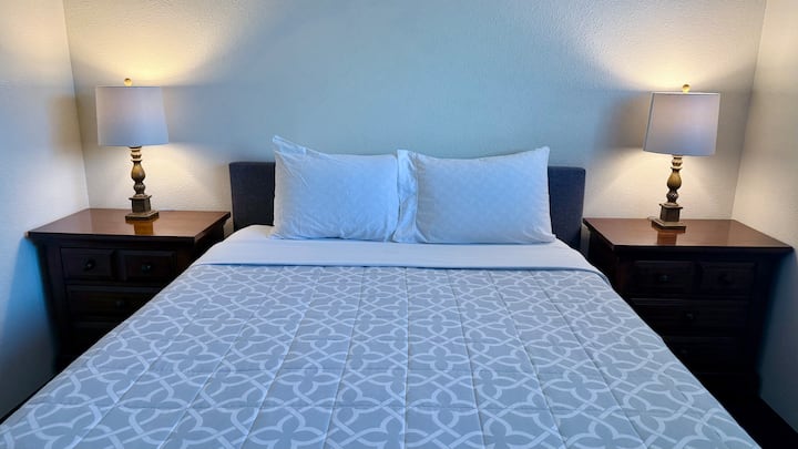 Schlafzimmer 1