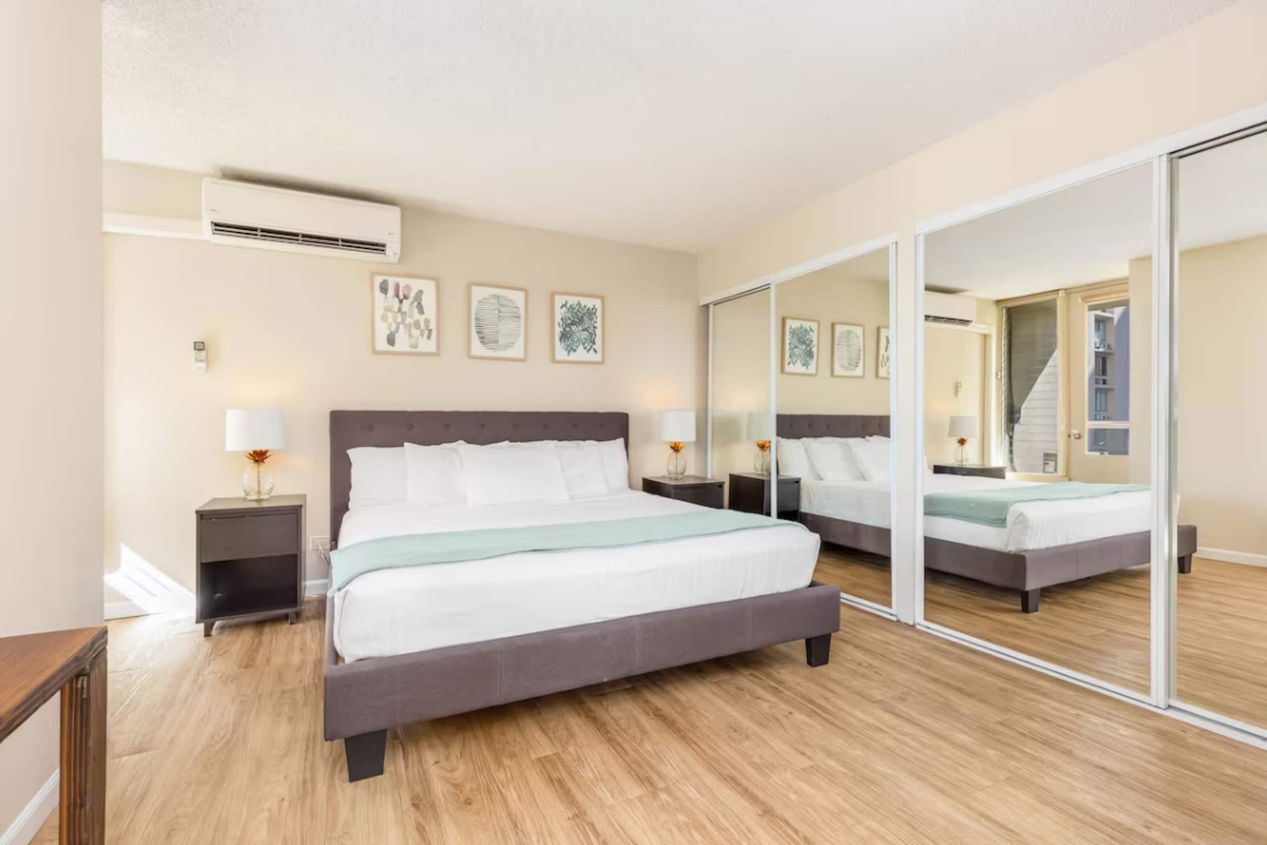 Condo in Honolulu · ★5.0 · 1 bedroom · 2 beds · 1 private bath - Image 12