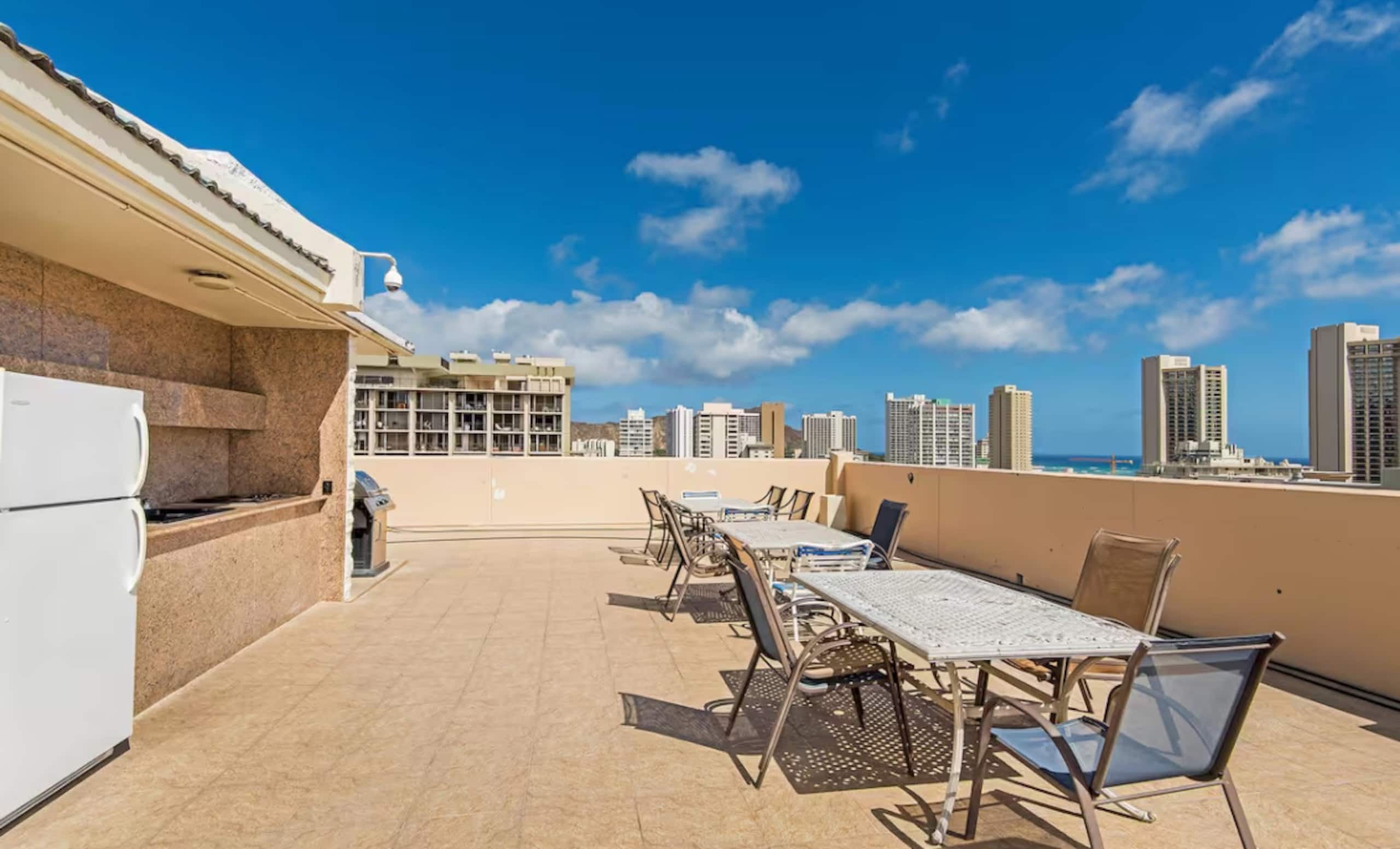 Condo in Honolulu · ★5.0 · 1 bedroom · 2 beds · 1 private bath - Image 22