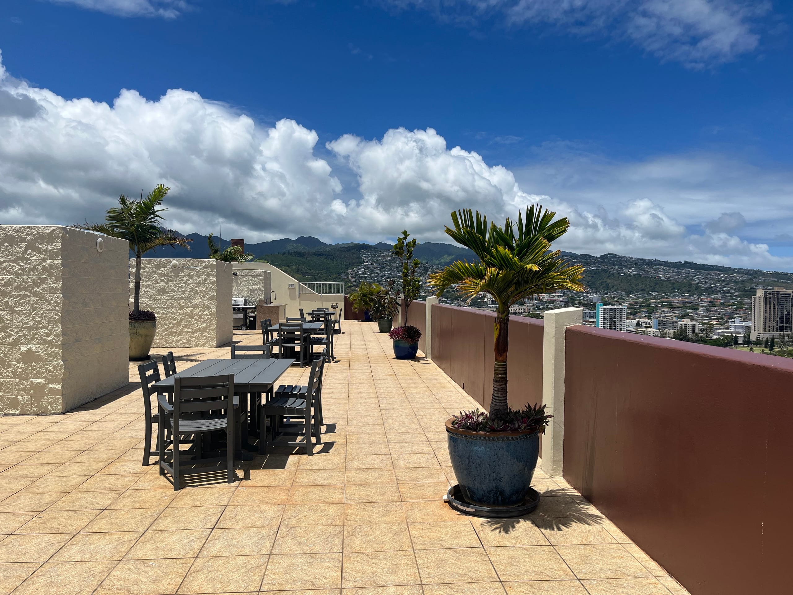 Condo in Honolulu · ★5.0 · 1 bedroom · 2 beds · 1 private bath - Image 28