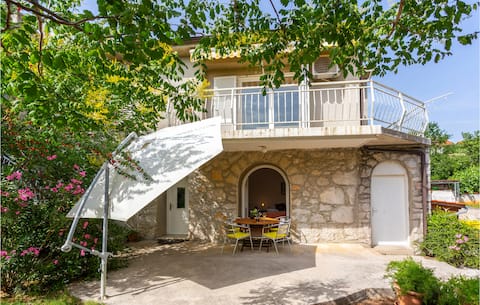 1 bedroom amazing apartment in Omisalj