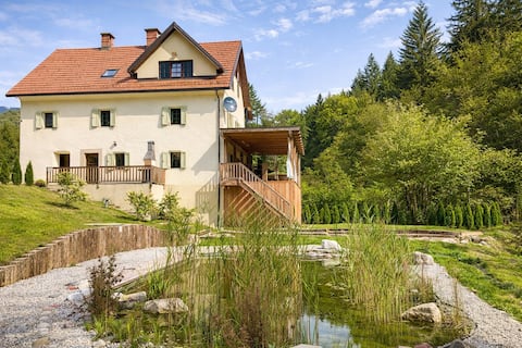 Wonderful Luxury Farmhouse & River in Reka