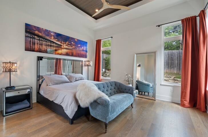 Tarrytown Home, Minutes to Downtown! gallery image 5