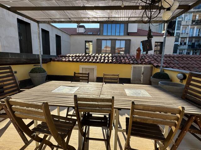 FASCINATING FLAT WITH 40M2 TERRACE gallery image 2