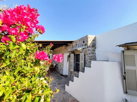 «Astrofeggia» A private stone house Nature-Sea View