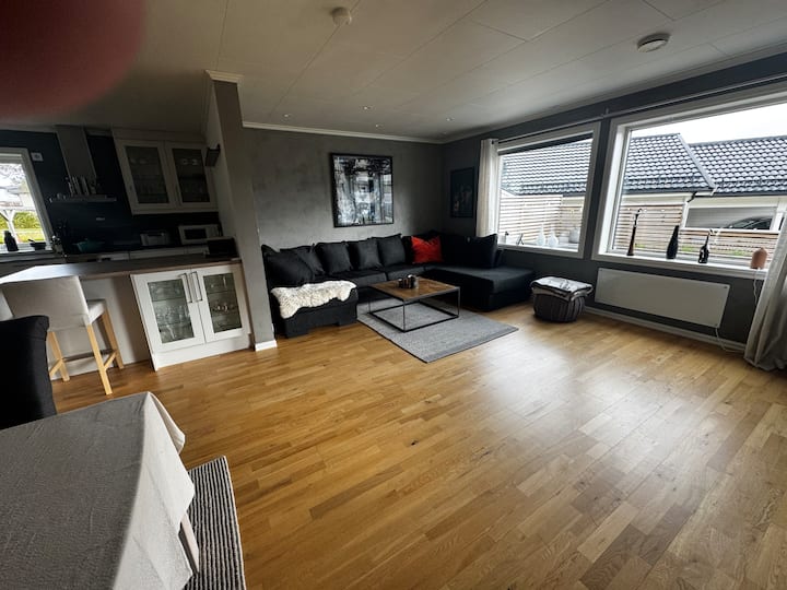 Hus Til Leige For Familier Og Bedrifter - Ålesund