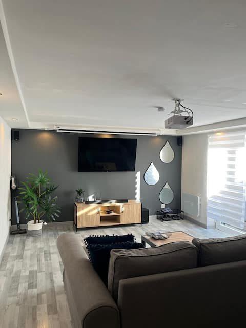 Very nice apartment in a house with parking.