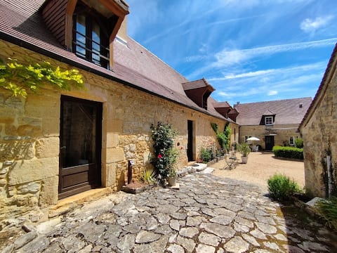 Authentic Le Pisé gîte in Périgord Noir Lascaux