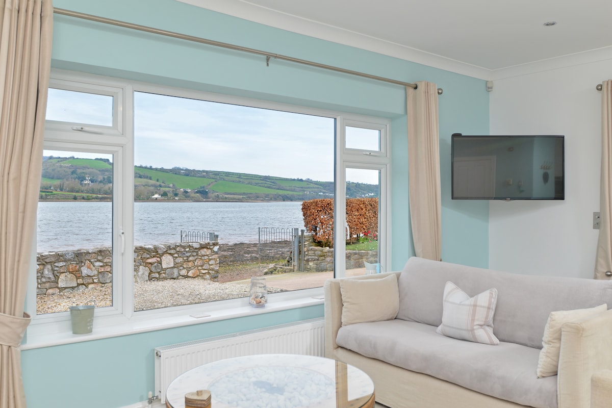 Top Airbnb: Tidelands Boathouse on the waterfront in Teignbridge