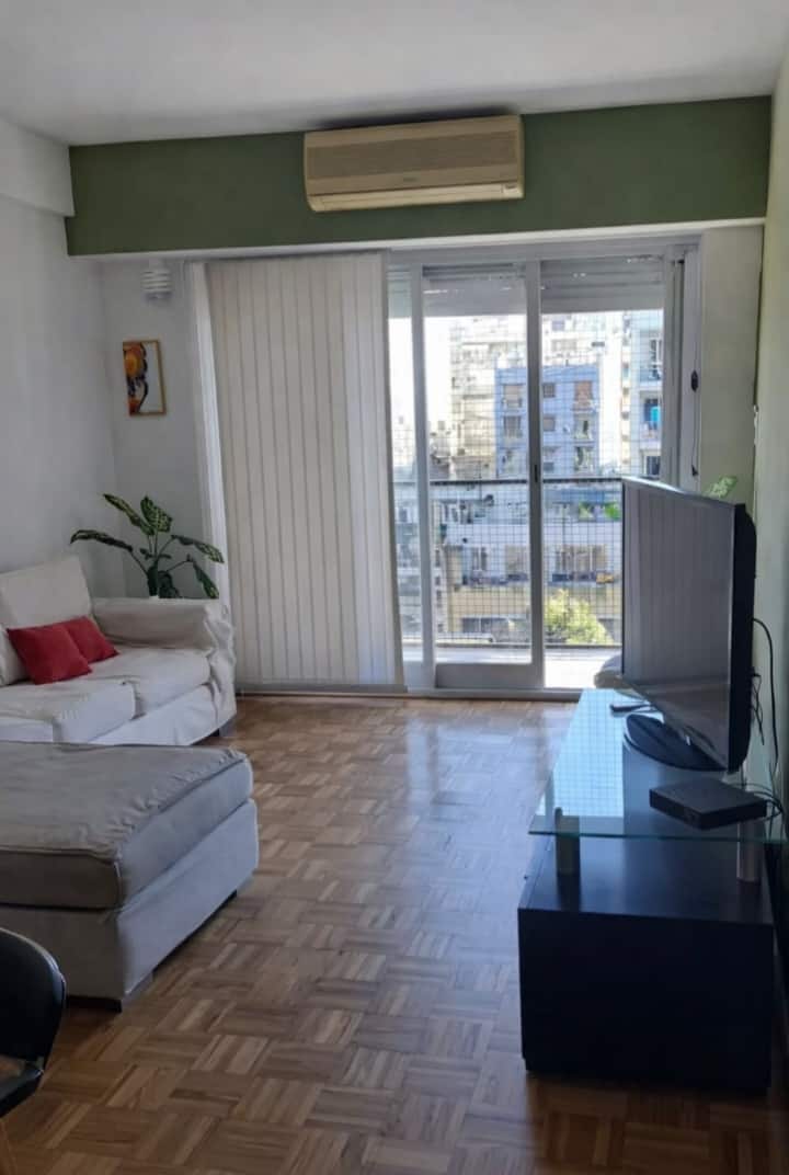 Studio apartment in Almagro with balcony